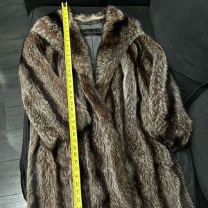 Louis Steinbach Sons Inc Fur coat. Great condition. Open to OFFER’s 🔴🔵🔴